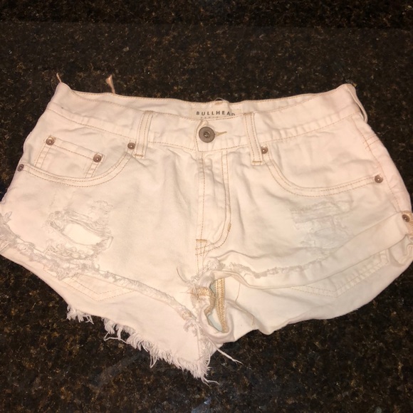 Bullhead Pants - Bullhead White Slouchy Shorts